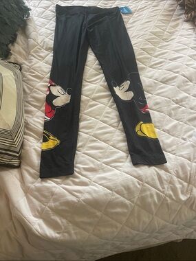 NWT Women’s Mickey Mouse Graphic Leggings - Size Medium (7-9)